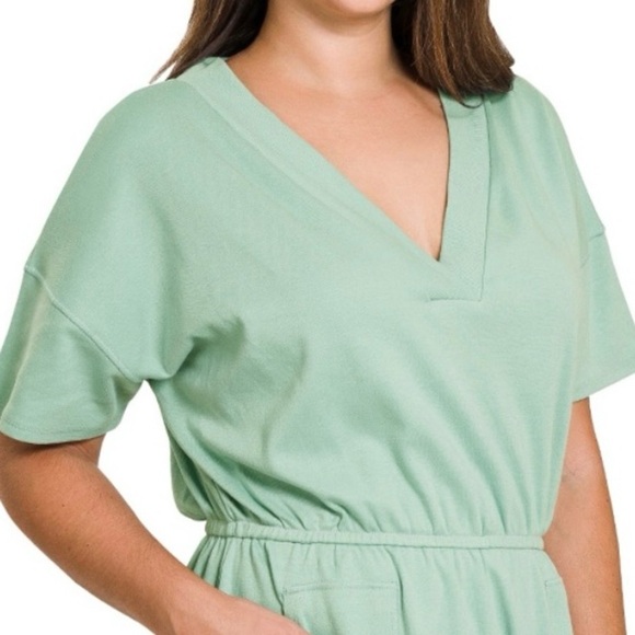 New! Plus Size Dusty Green V-Neck Romper Size 1X 2X 3X - Picture 3 of 5